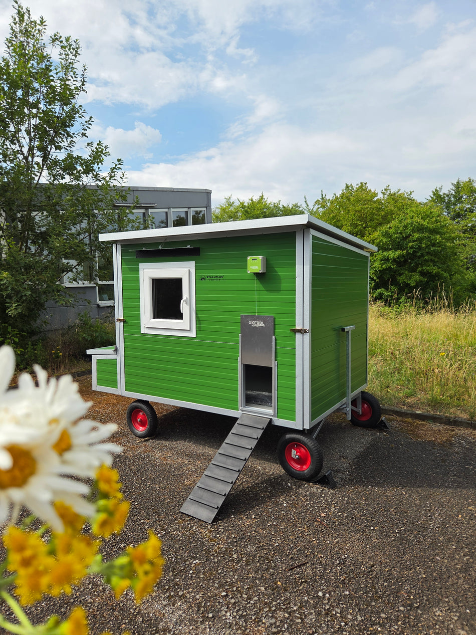 Hühnerstall Colette – 4 Räder 150 Hoch (Variante P5, isoliert & winterfest)