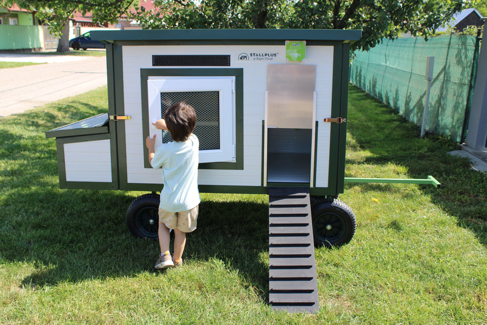 Hühnerstall Rica – 4 Räder (Variante H6, isoliert & winterfest)
