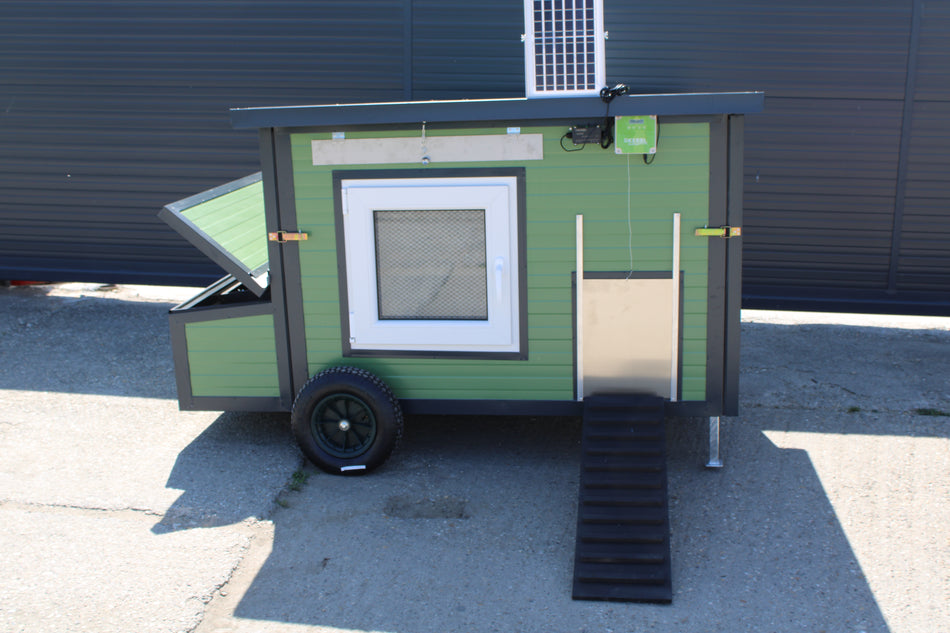 Hühnerstall Rica – 2 Räder (Variante D4, isoliert & winterfest)