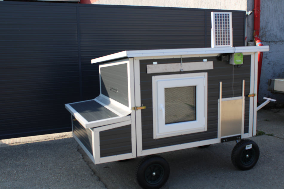 Hühnerstall Rica – 4 Räder (Variante H5, isoliert & winterfest)