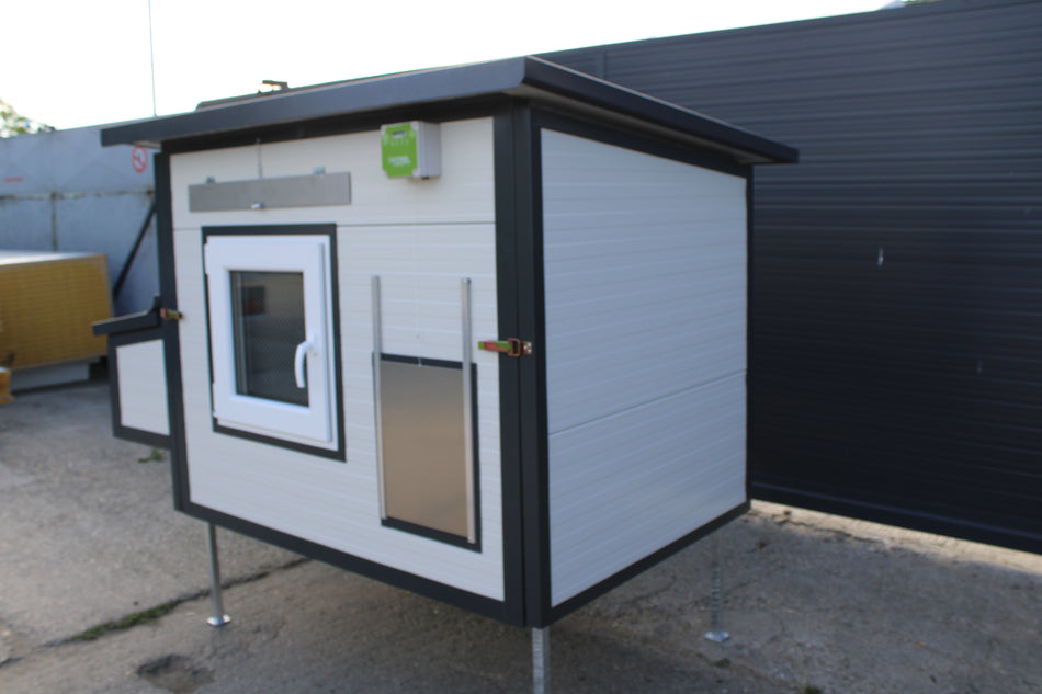 Hühnerstall Rica - 4 Füße 40 cm (Variante G1, isoliert & winterfest)