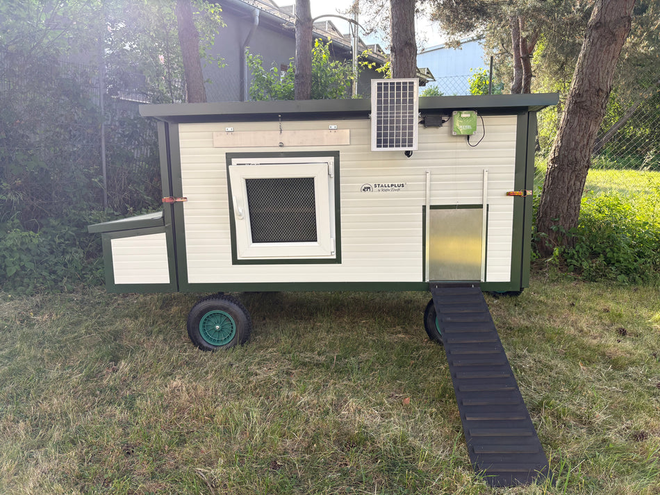 Hühnerstall Colette – 4 Räder (Variante P2, isoliert & winterfest)
