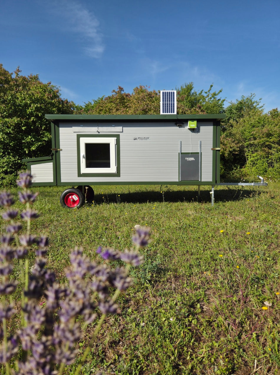 Hühnerstall Colette – 2 Räder (Variante I4, isoliert & winterfest)