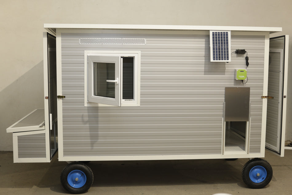 Hühnerstall Cora mit 4 Rädern Variante N4 (Allrad, 150 cm hoch)