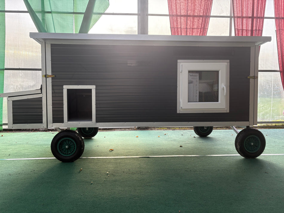 Hühnerstall Cora mit 4 Räder (Allrad) Variante N1 Sofort Lieferbar