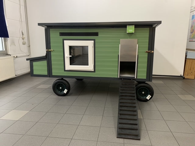 Hühnerstall Colette – 4 Räder (Variante P1, isoliert & winterfest)