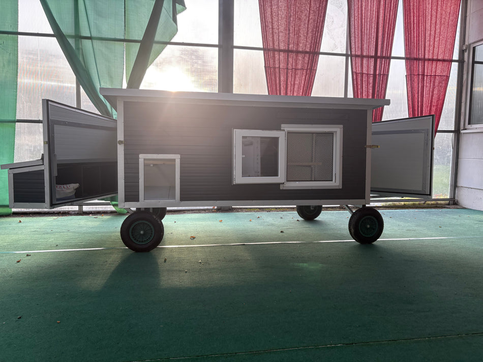 Hühnerstall Cora mit 4 Räder (Allrad) Variante N1 Sofort Lieferbar