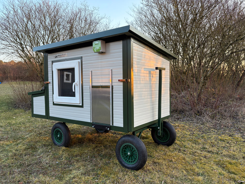 Hühnerstall Rica – 4 Räder (Variante H7, isoliert & winterfest)