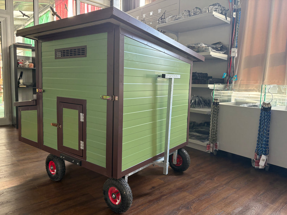 Hühnerstall Rosi Mini - 4 Räder (Allrad, isoliert & winterfest) Sofort Lieferbar